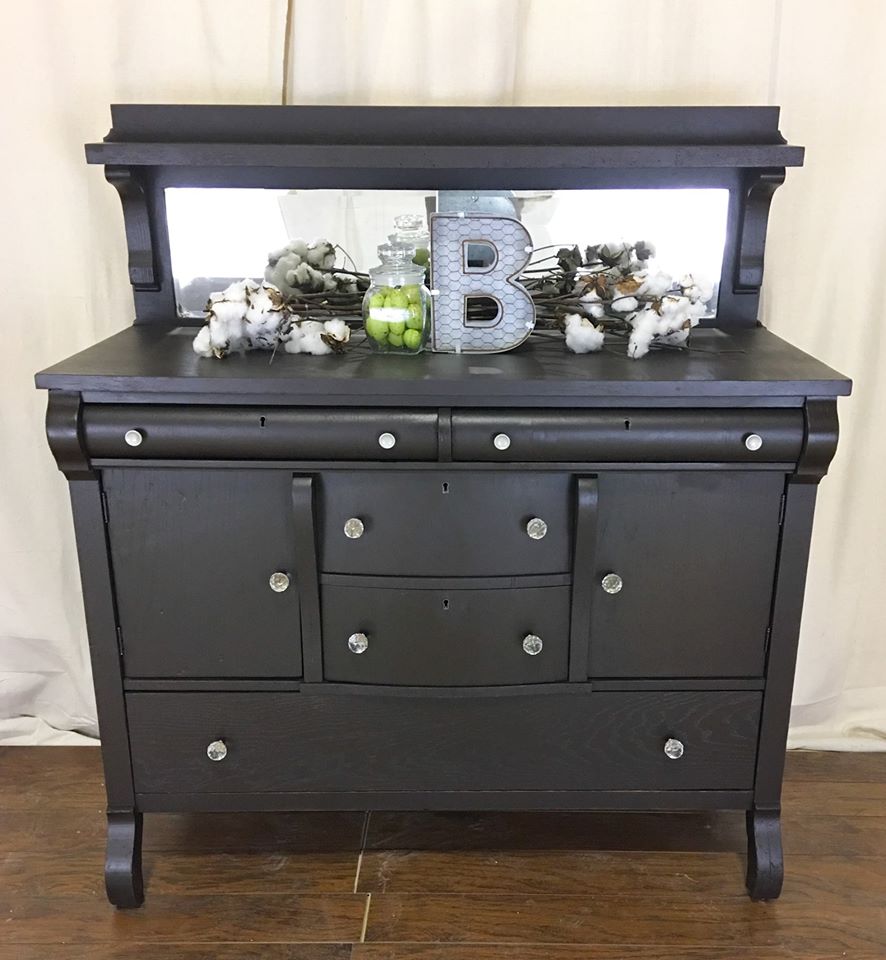 Buffet in Dark Chocolate Milk Paint