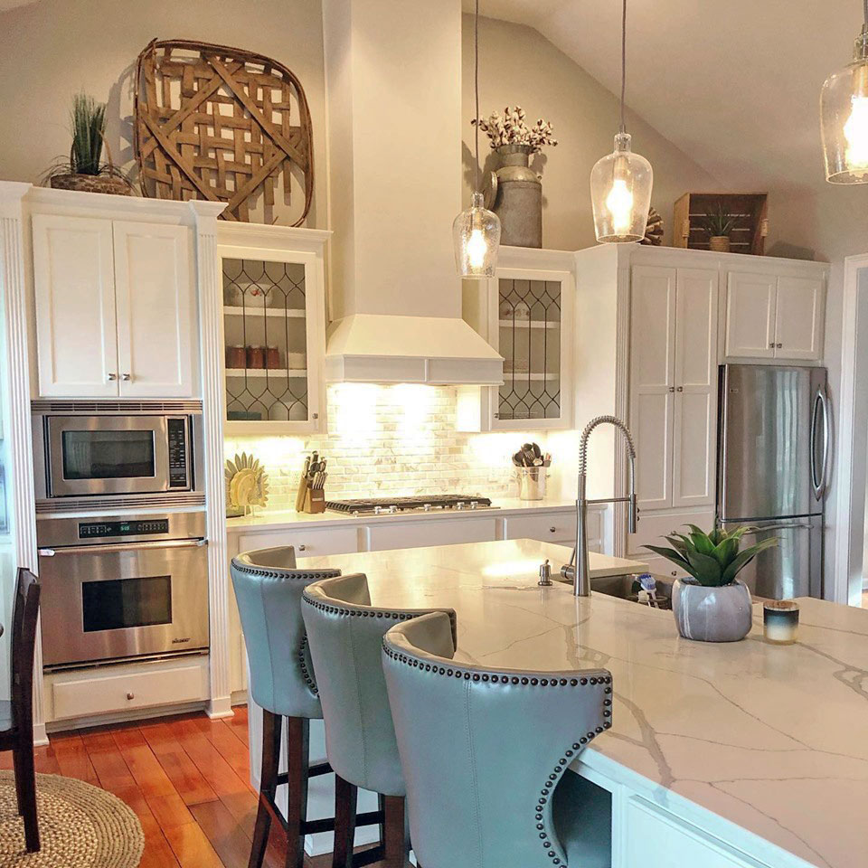 Painted Kitchen Cabinets in Alabaster Finish - Kitchen Craft