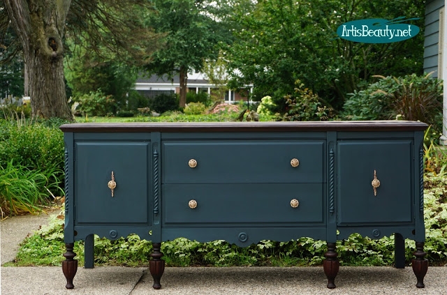 Teal buffet store server