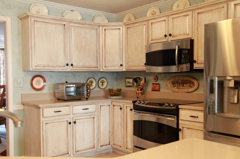 Post Search Page 9 General Finishes Design Center Kitchen Makeover In Snow White Milk Paint Topped With Van Brown Glaze Effects