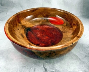 Hand turned wood bowl with beautiful natural patterns.